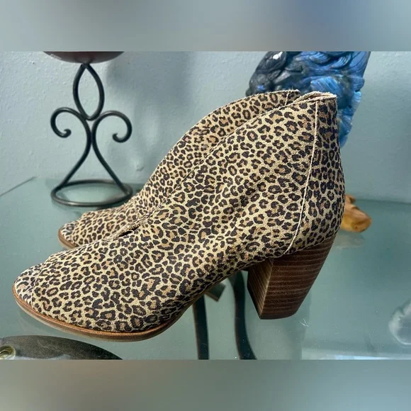 Lucky Brand Joal Leopard Print Leather Stacked Chunky Heel Peep Toe Shooties 7.5 - Picture 10 of 13